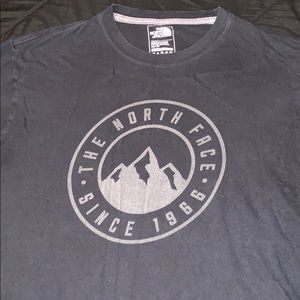 Men’s The North Face tee